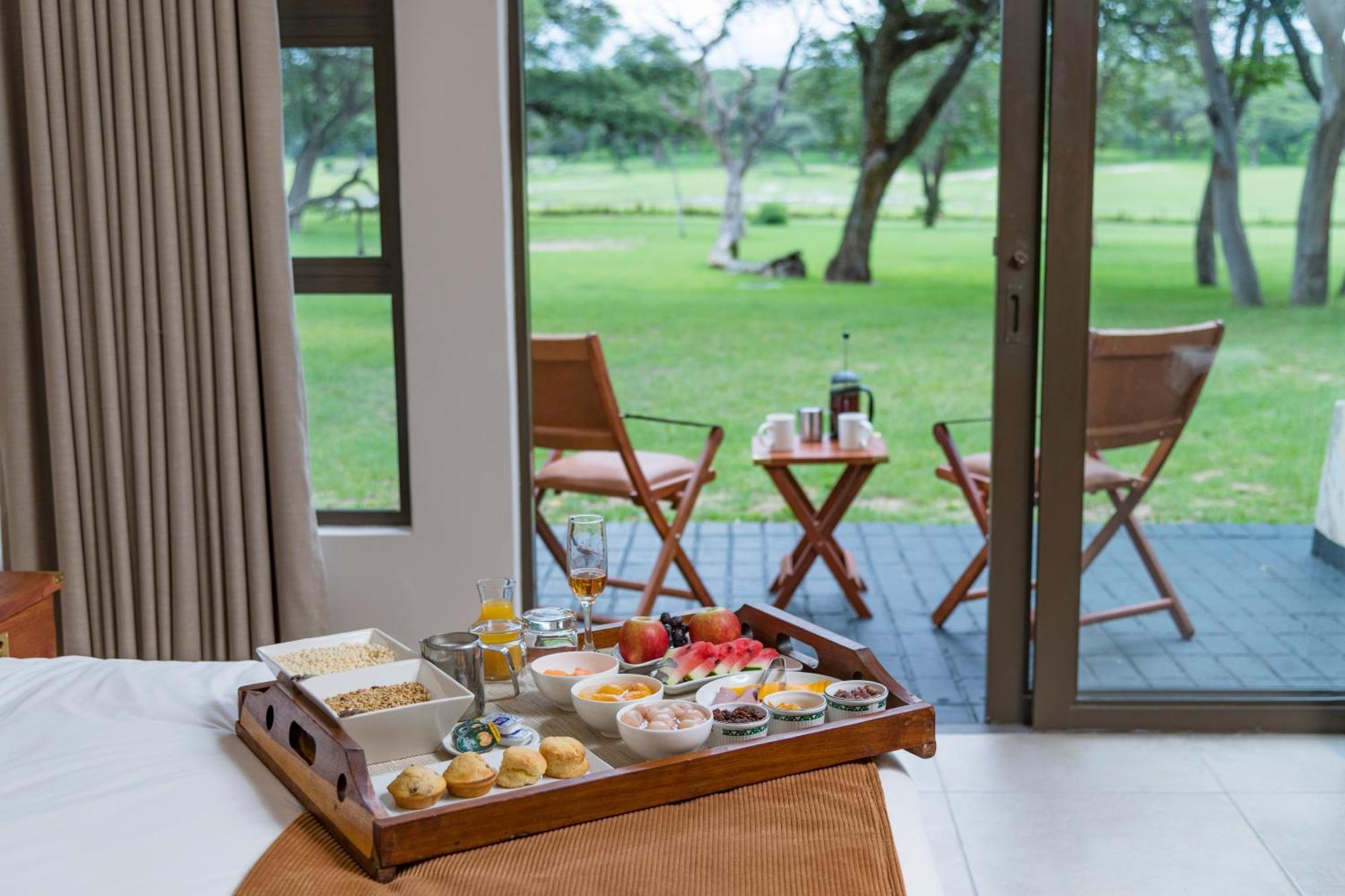 Hwange Safari Lodge Dete Exteriör bild